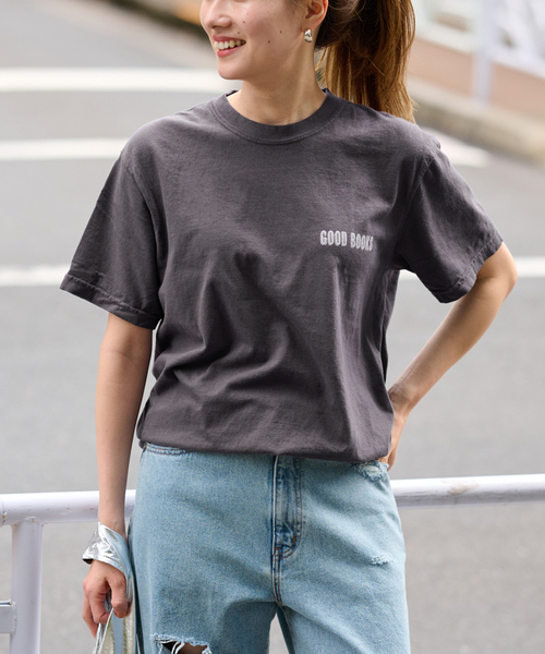 FRAMeWORK（フレームワーク）の「BETTER THAN GOOD/ベターザングッド BTG GOOD BOOKS Tシャツ（Tシャツ/カットソー・レディース・ホワイト/チャコールグレー/ベージュ・FREE）」の16枚目の写真