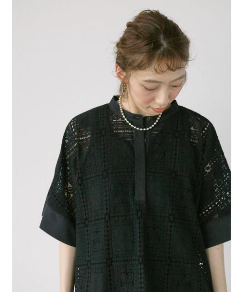 Lugnoncure（ルノンキュール）の「スクエアレースブラウス（シャツ/ブラウス・レディース・オフホワイト/ブラック・F）」の2枚目の写真