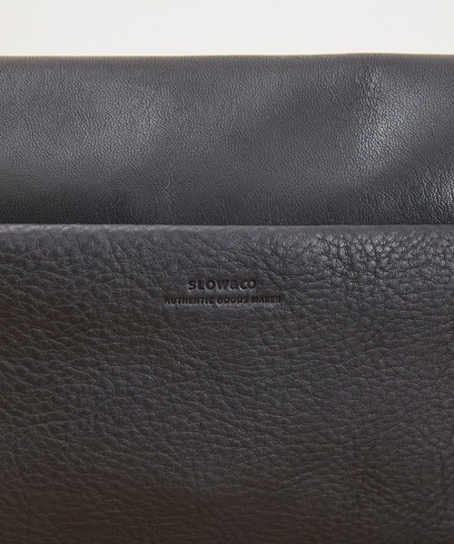 SLOW(スロウ)の「SLOW スロウ / bono-flapwidth shoulder bag フルベジタブルタンニングレザーショルダーバッグ ヌメ革ポシェット / 49S301KSA(ショルダーバッグ・メンズ・チョコ/ブラック・FREE)」の11枚目の写真