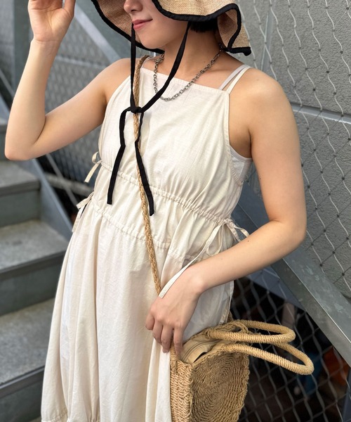 CIAOPANIC(チャオパニック)の「INDIA裾レースシャーリングフラワーキャミワンピース(ワンピース・レディース・パープル/ブラック/オフホワイト・FREE)」の4枚目の写真