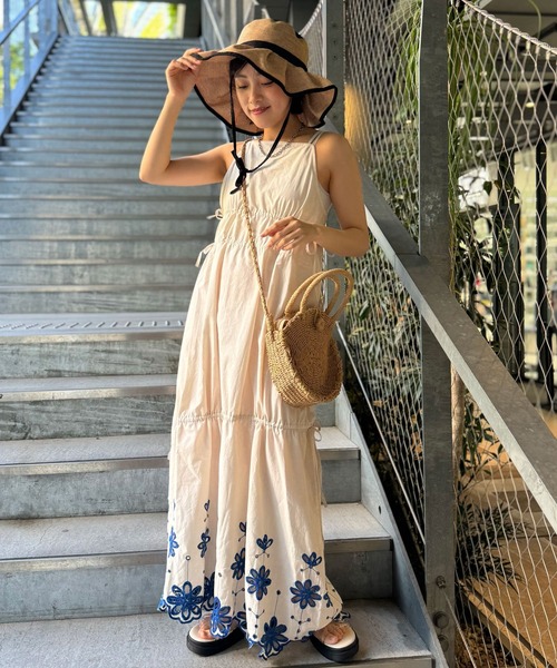 CIAOPANIC(チャオパニック)の「INDIA裾レースシャーリングフラワーキャミワンピース(ワンピース・レディース・パープル/ブラック/オフホワイト・FREE)」の7枚目の写真