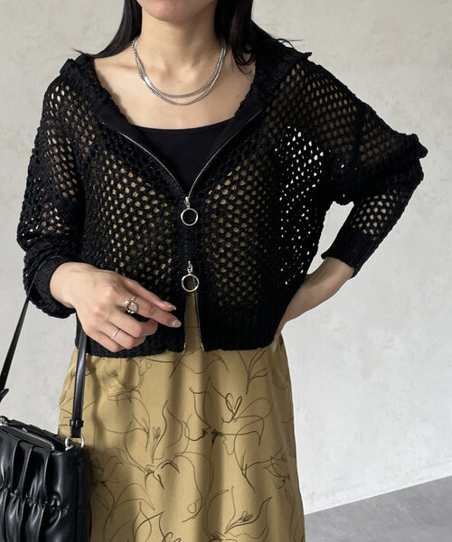 Thevon(ゼボン)の「ラメメッシュジップニットパーカー(パーカー・レディース・チャコールグレー/ブラック/ベージュ/グレー・FREE)」の5枚目の写真