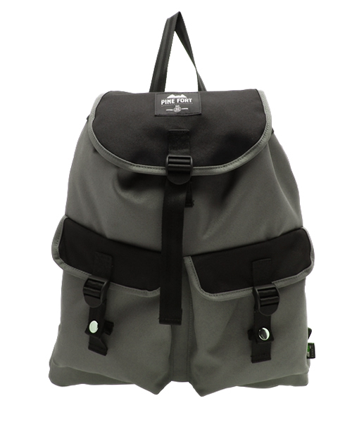 PINE FORT(パインフォート)の「【PINE FORT】 FLAP PACK 5F(バックパック/リュック・レディース・グレー/ネイビー・ONE SIZE)」の2枚目の写真