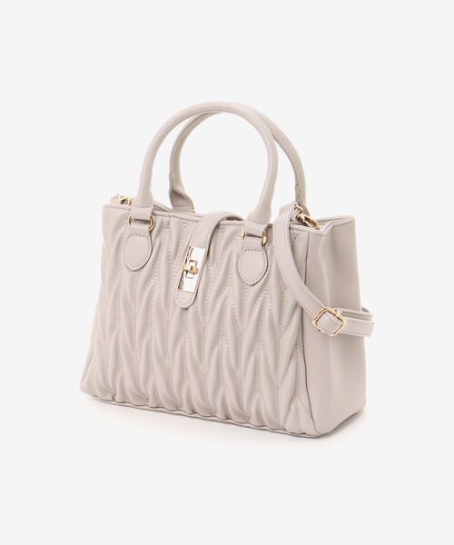 MAJESTIC LEGON（マジェスティックレゴン）の「クラシカルスクエアハンドバッグ（ショルダーバッグ・レディース・ピンク/キャメル/ブラック/アイボリー/グレイッシュベージュ/ボルドー/サックスブルー/ラベンダー/ブラウン/ピンク系その他・FREE）」の13枚目の写真