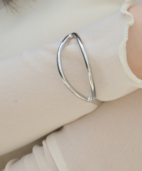 LINFA　（リンファ）の「【Peony/ピオニー】/細めニュアンスデザインバングル（バングル/リストバンド・レディース・ゴールド/シルバー・FREE）」の2枚目の写真