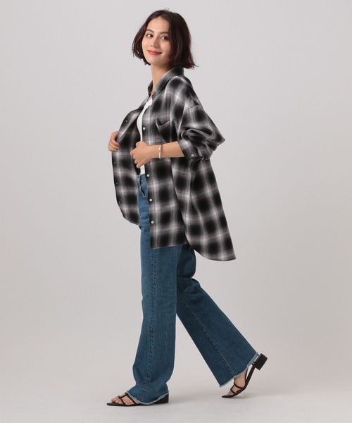 BAYFLOW（ベイフロー）の「[ヒップまでカバーできる]アソートチェックBIGシャツ（シャツ/ブラウス・レディース・ブラック/グリーン/エンジ/ベージュ・SMALL/MEDIUM）」の7枚目の写真