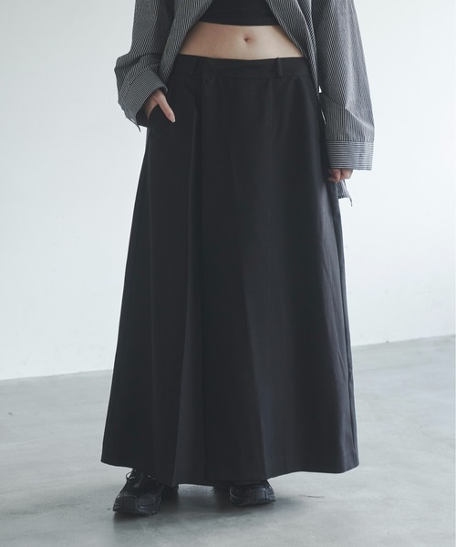 Utusiyo(ウツシヨ)の「wrap slacks 共鳴(スラックス・メンズ・ブラウン/ブラック・MEDIUM/LARGE)」の1枚目の写真