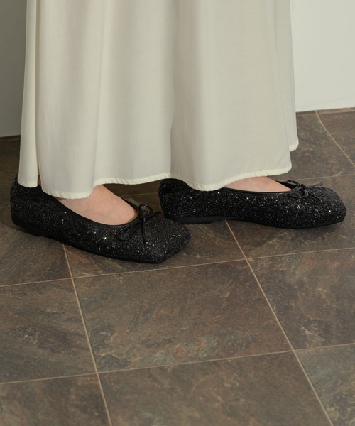 NEUNA（ヌナ）の「スクエアラメバレエシューズ（パンプス・レディース・ゴールド/シルバー/ブラック・36/38/39）」の5枚目の写真
