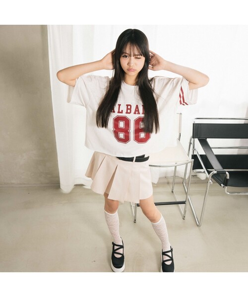 PINK-latte(ピンクラテ)の「◆【カラー追加/オールシーズン対応】ベルト付きプリーツスカート(スカート・キッズ・チャコールグレー/ブラック/ベージュ/ブラウン系・16/15 /14/13)」の11枚目の写真