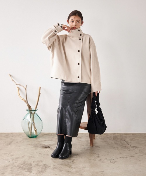 mysty woman（ミスティウーマン）の「エコレザーナロースカート 152023（スカート・レディース・ベージュ/ブラック・FREE）」の6枚目の写真