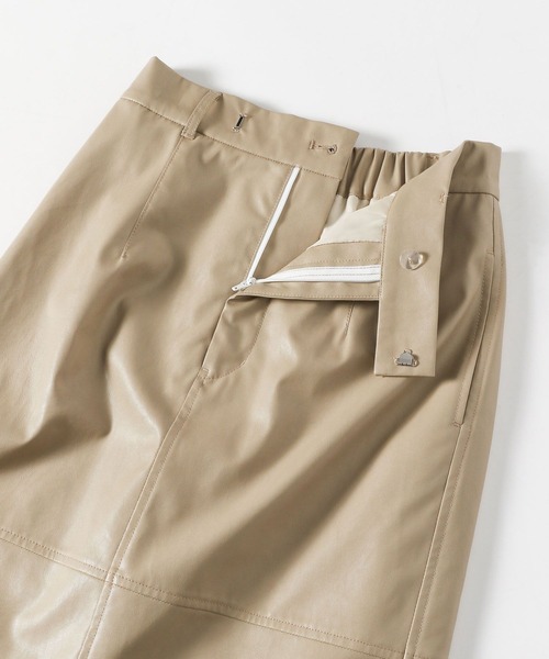 mysty woman（ミスティウーマン）の「エコレザーナロースカート 152023（スカート・レディース・ベージュ/ブラック・FREE）」の16枚目の写真