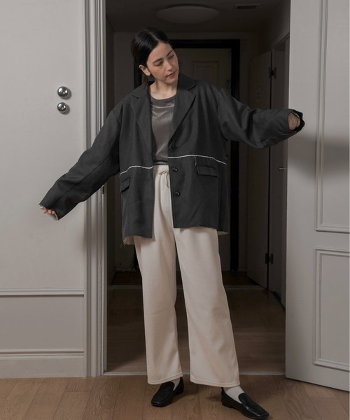 lawgy（ラウジー）の「waist bicolor twill tailored jacket / ウエストバイカラーツイルテイラードジャケット（テーラードジャケット・レディース・アイボリー/チャコール/ベージュ・FREE）」の5枚目の写真