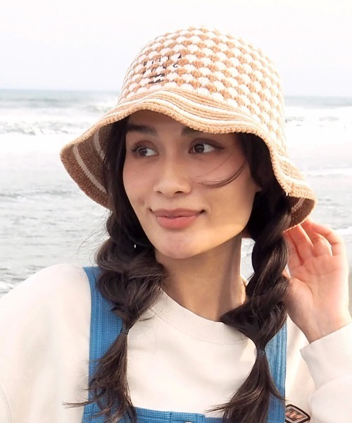 BILLABONG（ビラボン）の「BILLABONG レディース BLOCK CHECK CHENILLE ハット 【2024年秋冬モデル】/ビラボンロゴニットハット（ハット・レディース・ライトブルー/ブラック/ホワイト系その他・FREE）」の2枚目の写真