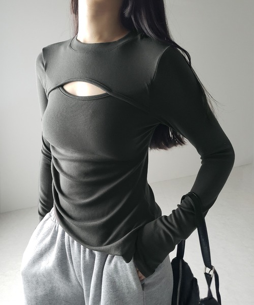me+em select(ミームセレクト)の「【 3color 】カットアウトサイドシャーリングアシンメトリートップス / cut-out side shirring asymmetry tops(Tシャツ/カットソー・レディース・ホワイト/グレー/ブラック・FREE)」の19枚目の写真