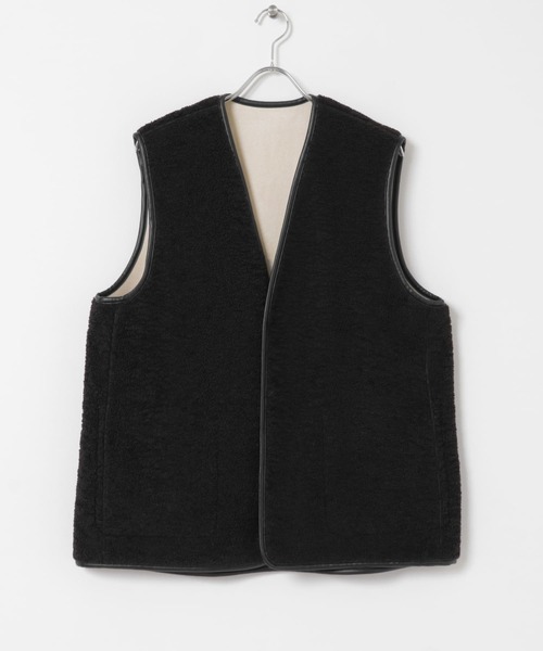 ITEMS URBANRESEARCH（アイテムズ アーバンリサーチ）の「フェイクムートン ボア リバーシブルベスト（ベスト・メンズ・ブラウン/ブラック・MEDIUM/LARGE）」の4枚目の写真