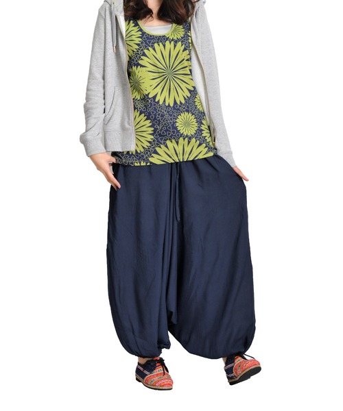 MARAI(マーライ)の「エスニック無地 サルエルバルーンパンツ(その他パンツ・レディース・ピンク/ワインレッド/パープル/グリーン/オレンジ/ブルー/グレー/ネイビー/ブラック/ライトグレー・FREE)」の6枚目の写真