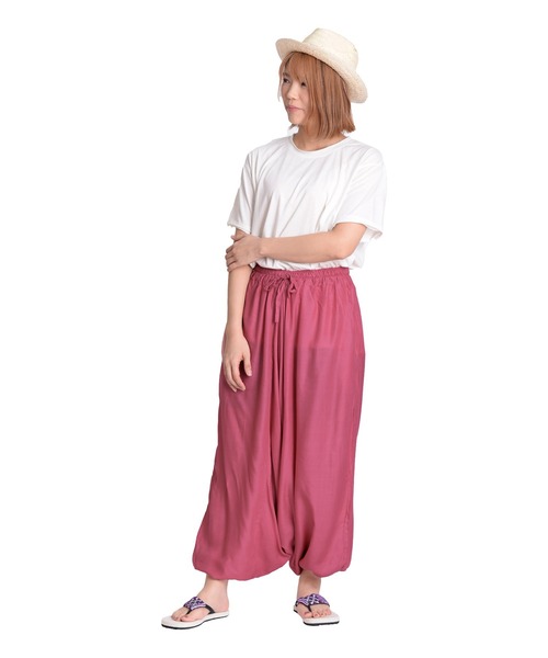 MARAI(マーライ)の「エスニック無地 サルエルバルーンパンツ(その他パンツ・レディース・ピンク/ワインレッド/パープル/グリーン/オレンジ/ブルー/グレー/ネイビー/ブラック/ライトグレー・FREE)」の9枚目の写真