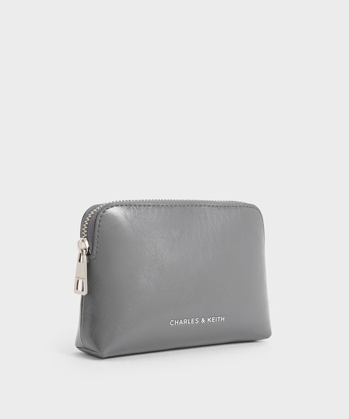 CHARLES & KEITH(チャールズ & キース)の「Atwood アットウード クリンクルエフェクトチェーンハンドルポーチ(ポーチ・レディース・スミクロ/シルバー/グレー・XXS)」の4枚目の写真
