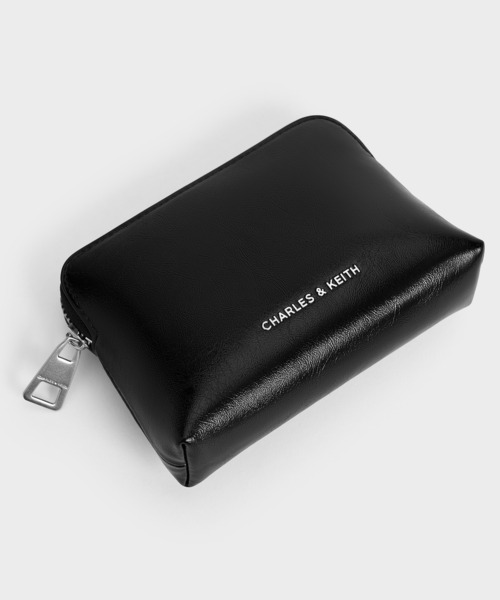 CHARLES & KEITH◆Atwood クリンクル チェーンハンドル ポーチ セール】Atwood アットウード クリンクルエフェクトチェーン