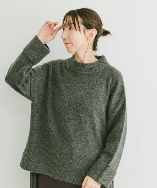 ITEMS URBANRESEARCH（アイテムズ アーバンリサーチ）の「ワイドハイネックニット（ニット/セーター・レディース・チャコールグレー/ブルー/アイボリー/ラベンダー・FREE）」の5枚目の写真