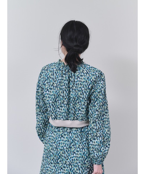 DOLLUPOOPS（ドールアップウップス）の「幾何学柄プリントスリーブスリットブラウス（シャツ/ブラウス・レディース・オレンジ/グリーン・38）」の14枚目の写真