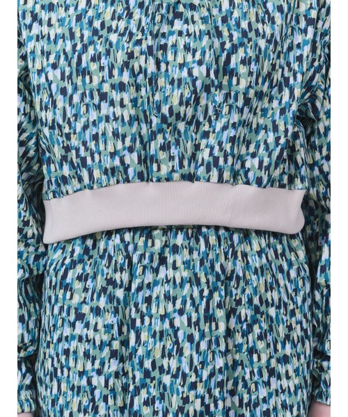 DOLLUPOOPS（ドールアップウップス）の「幾何学柄プリントスリーブスリットブラウス（シャツ/ブラウス・レディース・オレンジ/グリーン・38）」の16枚目の写真