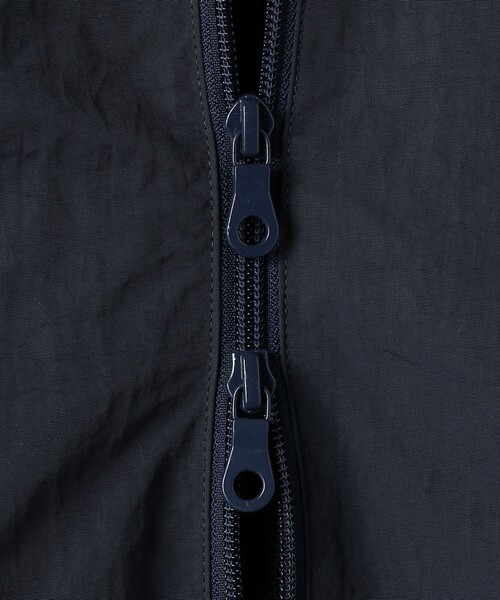 Russell Athletic(ラッセルアスレティック)の「【別注】<RUSSELL ATHLETIC>ナイロンジャケット(ナイロンジャケット・レディース・ネイビー/ワインレッド・FREE)」の20枚目の写真