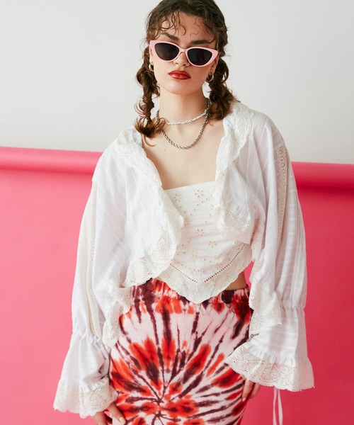 ROSE BUD(ローズバッド)の「(mag.by c)COTTON FRILL BOLERO(カーディガン/ボレロ・レディース・ホワイト/ブラック・ONE SIZE)」の2枚目の写真