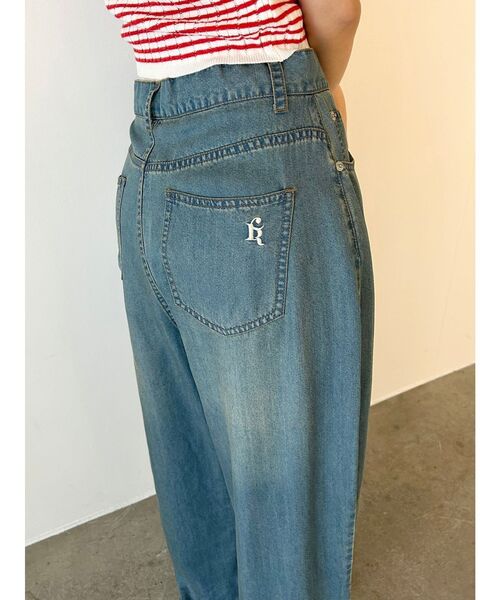 CALNAMUR(カルナムール)の「LAYERED LOOSE DENIM/レイヤードルーズデニム(デニムパンツ・レディース・ライトブルー/インディゴブルー・MEDIUM/SMALL)」の11枚目の写真