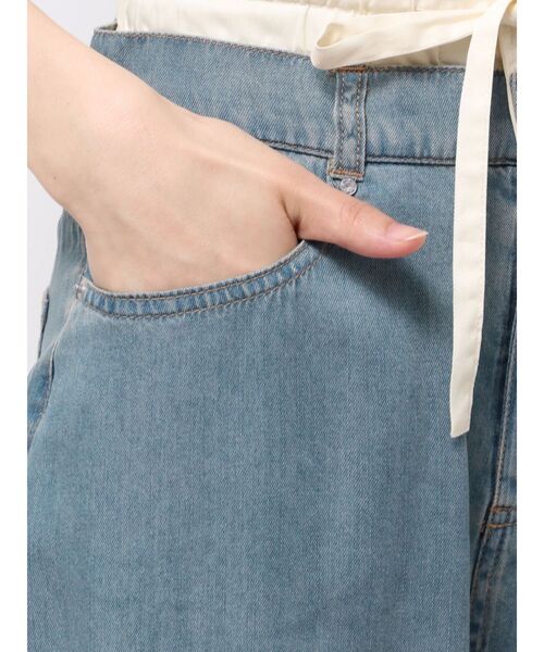 CALNAMUR(カルナムール)の「LAYERED LOOSE DENIM/レイヤードルーズデニム(デニムパンツ・レディース・ライトブルー/インディゴブルー・MEDIUM/SMALL)」の17枚目の写真