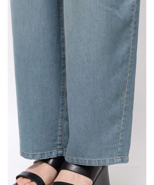 CALNAMUR(カルナムール)の「LAYERED LOOSE DENIM/レイヤードルーズデニム(デニムパンツ・レディース・ライトブルー/インディゴブルー・MEDIUM/SMALL)」の18枚目の写真