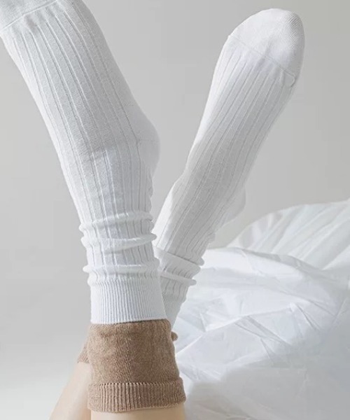 ampm（エーエムピーエム）の「フェイクレイヤードバイカラーソックス（ソックス/靴下・レディース・グレー/ブラック/ホワイト・FREE）」の4枚目の写真