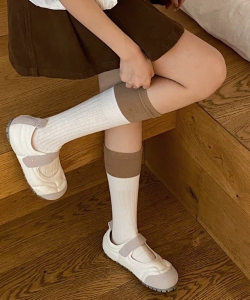 ampm（エーエムピーエム）の「フェイクレイヤードバイカラーソックス（ソックス/靴下・レディース・グレー/ブラック/ホワイト・FREE）」の6枚目の写真