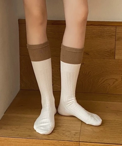 ampm（エーエムピーエム）の「フェイクレイヤードバイカラーソックス（ソックス/靴下・レディース・グレー/ブラック/ホワイト・FREE）」の7枚目の写真