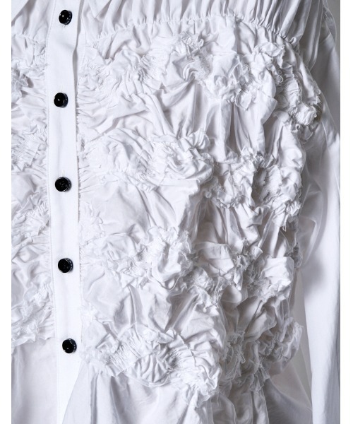 RUMCHE(ラムシェ)の「Shirring Cotton Shirt / シャーリングコットンシャツ(シャツ/ブラウス・レディース・ブラック/ホワイト・FREE)」の9枚目の写真