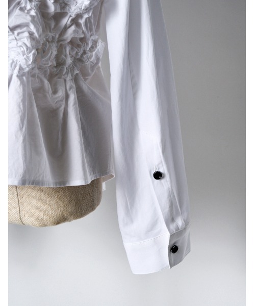 RUMCHE(ラムシェ)の「Shirring Cotton Shirt / シャーリングコットンシャツ(シャツ/ブラウス・レディース・ブラック/ホワイト・FREE)」の10枚目の写真