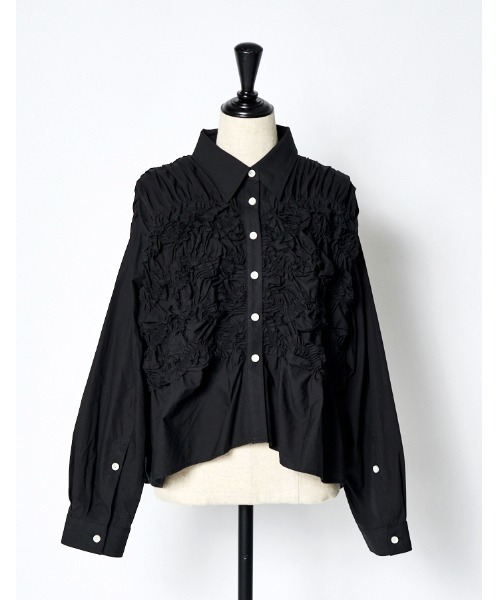 RUMCHE(ラムシェ)の「Shirring Cotton Shirt / シャーリングコットンシャツ(シャツ/ブラウス・レディース・ブラック/ホワイト・FREE)」の12枚目の写真