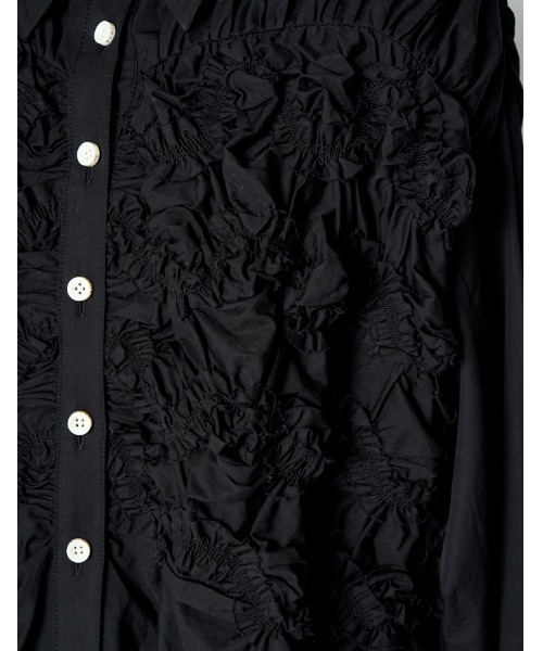 RUMCHE(ラムシェ)の「Shirring Cotton Shirt / シャーリングコットンシャツ(シャツ/ブラウス・レディース・ブラック/ホワイト・FREE)」の16枚目の写真