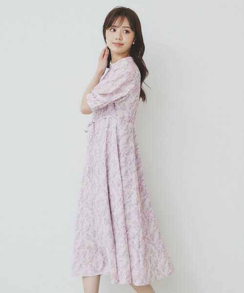 index（インデックス）の「スタンドネック小花柄ワンピース【洗濯機洗い可/イージーアイロン】（ワンピース・レディース・ピンク系5/パープル系1/ネイビー系・36/42/40/38）」の4枚目の写真