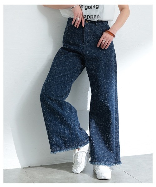 Sawa a la mode（サワアラモード）の「ダメージ風裾フリンジデニムワイドパンツ（デニムパンツ・レディース・ブルー・FREE）」の2枚目の写真