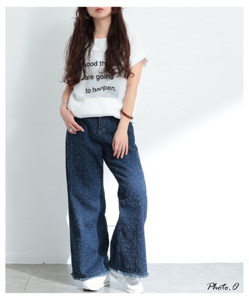 Sawa a la mode（サワアラモード）の「ダメージ風裾フリンジデニムワイドパンツ（デニムパンツ・レディース・ブルー・FREE）」の3枚目の写真