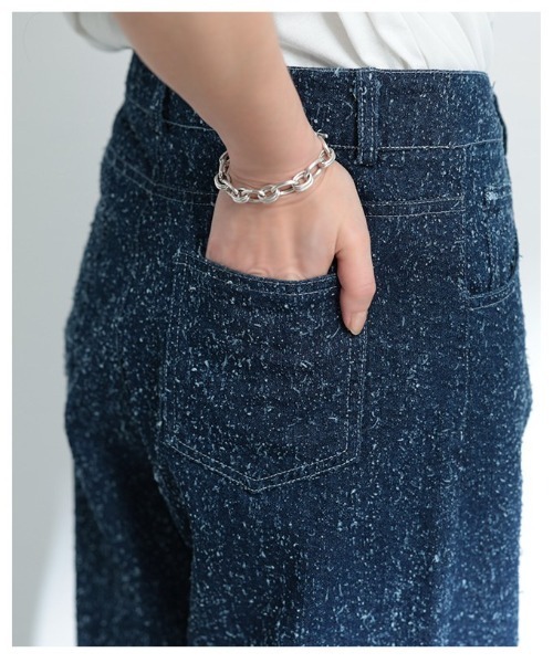 Sawa a la mode（サワアラモード）の「ダメージ風裾フリンジデニムワイドパンツ（デニムパンツ・レディース・ブルー・FREE）」の8枚目の写真