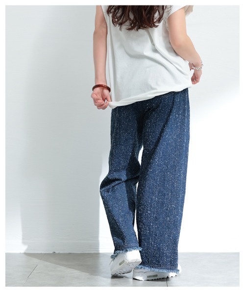 Sawa a la mode（サワアラモード）の「ダメージ風裾フリンジデニムワイドパンツ（デニムパンツ・レディース・ブルー・FREE）」の11枚目の写真