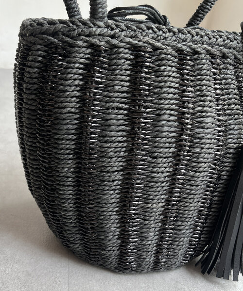 Chez toi（シェトワ）の「メタリック編み込みバケツトート（かごバッグ・レディース・ベージュ/ブラック・FREE）」の5枚目の写真