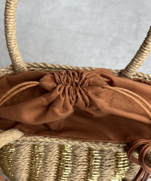Chez toi（シェトワ）の「メタリック編み込みバケツトート（かごバッグ・レディース・ベージュ/ブラック・FREE）」の15枚目の写真