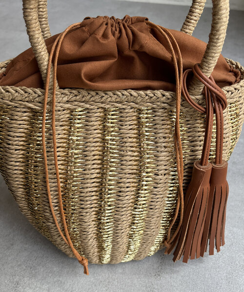 Chez toi（シェトワ）の「メタリック編み込みバケツトート（かごバッグ・レディース・ベージュ/ブラック・FREE）」の16枚目の写真
