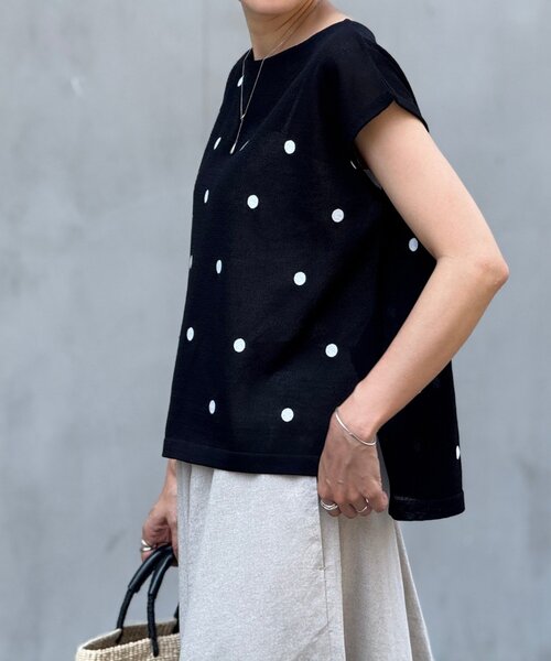 BEARDSLEY（ビアズリー）の「ドット刺しゅうプルオーバー（ニット/セーター・レディース・ブラック/グレー・FREE）」の8枚目の写真