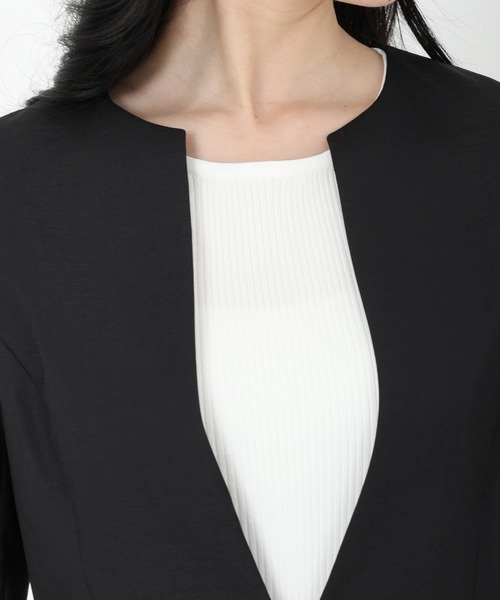 STRAWBERRY-FIELDS(ストロベリーフィールズ)の「7分袖ペプラムジャケット(ノーカラージャケット・レディース・ネイビー/ブラック/ライトベージュ・2/3)」の8枚目の写真