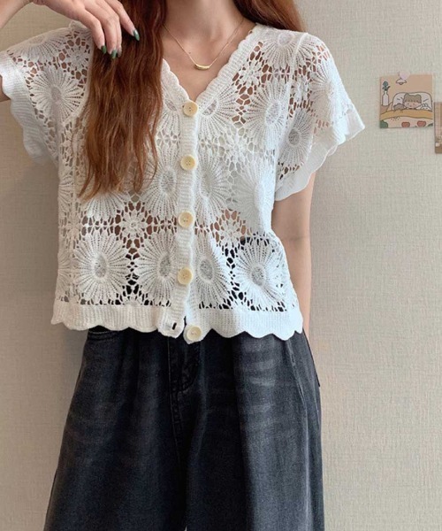 maison de LATIR（メゾンドラティール）の「夏服に映える透け感フラワーレースの半袖Vネックショート丈カーディガントップス（カーディガン/ボレロ・レディース・ホワイト/クリーム・FREE）」の10枚目の写真
