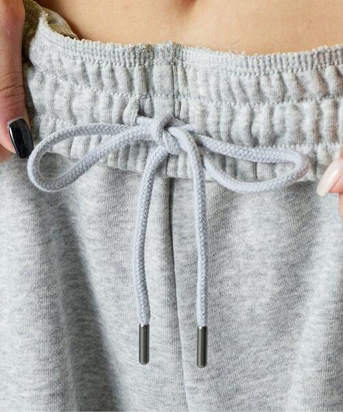 UNDER ARMOUR(アンダーアーマー)の「UAアイコン テリー ロングショーツ(ライフスタイル/レディース)(その他パンツ・レディース・グレー・L/S/M/XL)」の4枚目の写真
